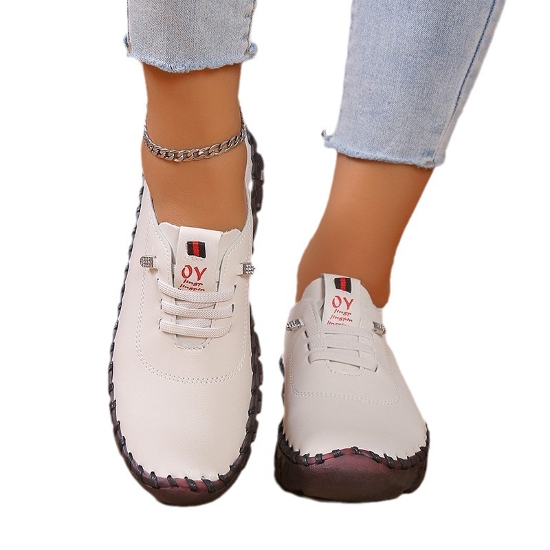 24 primavera y verano nuevos zapatos de tamaño único transfronterizos de tendón de tauro de mujer con suela suave costura a mano zapatos de madres mayores en stock al por mayor