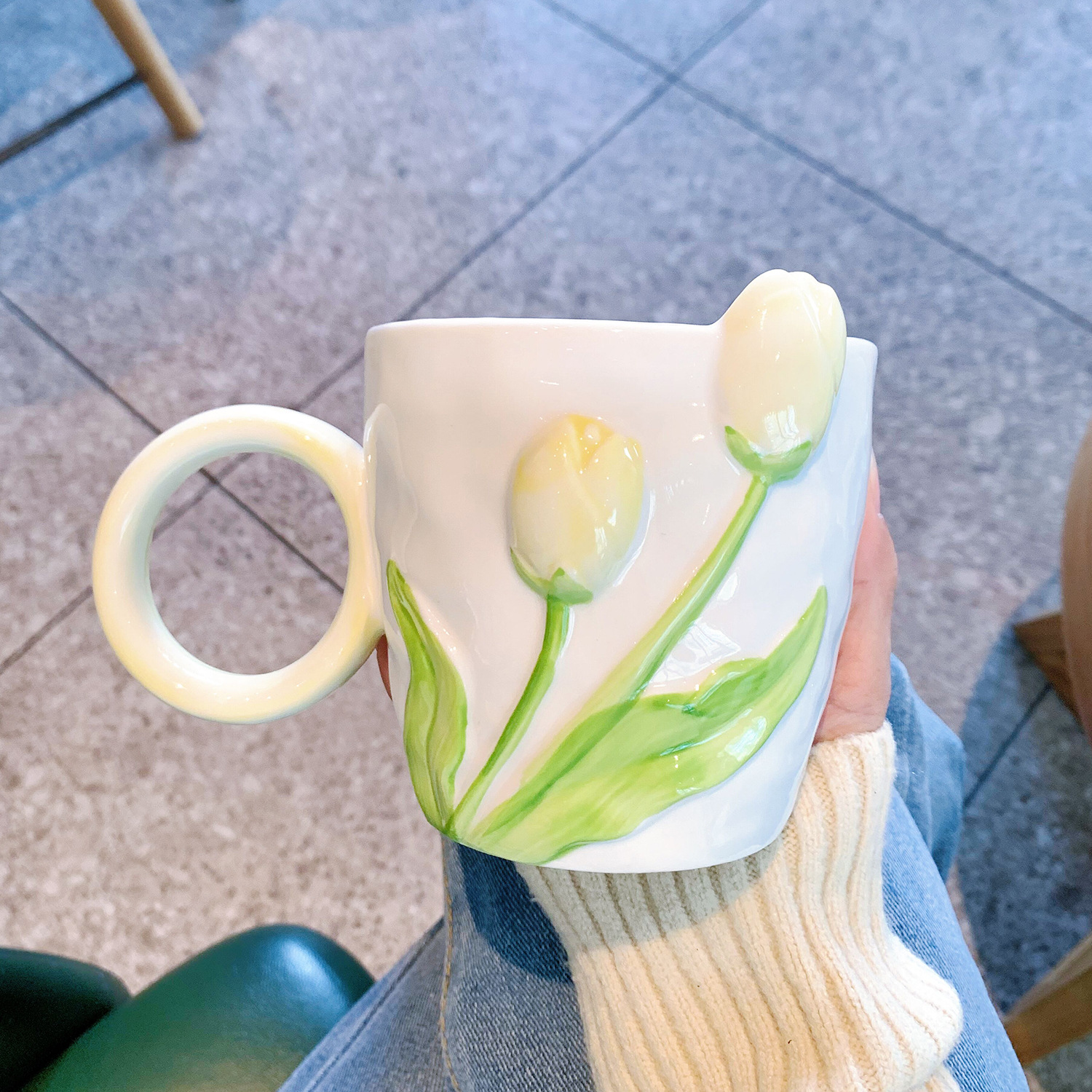 Yellow relief tulip (single cup)