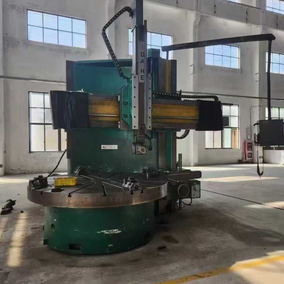转让二手大连C5132数控立式车床工作台直径2米方滑枕
