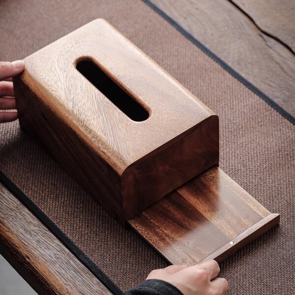 Wooden wipes from natural wood