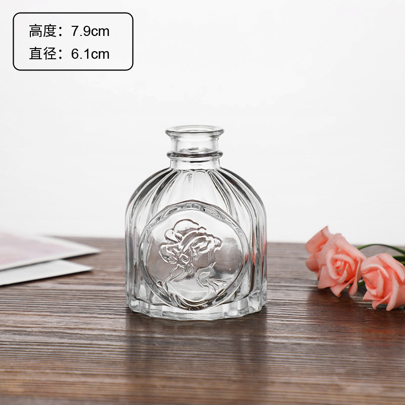 Transparent glass vases for decorating dining tables, home