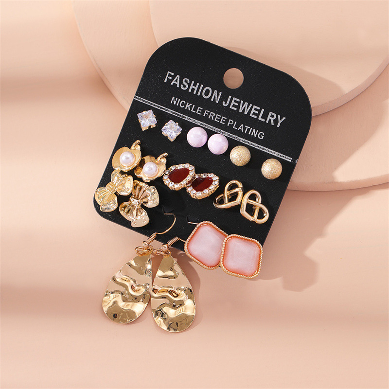 Fashion Geometric Alloy Plating Artificial Pearls Women's Earrings 1 Set display picture 6