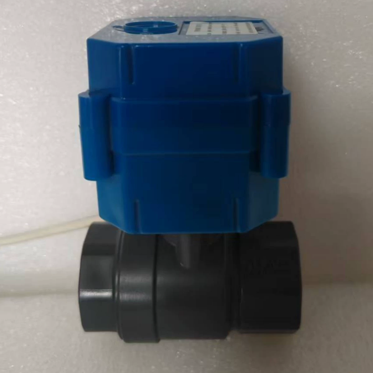 DN15 DN20 DN25 пластиковый электрический шаровой кран 1/2 дюйма 3/4 дюйма 1inch нормально закрытый микрораспределительный шаровой кран из ПВХ