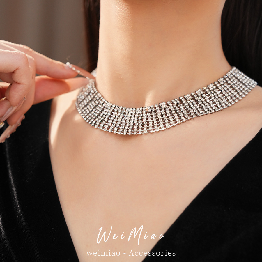 El estilo europeo y americano con diamantes con bordas collar ligero de lujo de alta calidad cadena de clavícula temperamento exagerado conjunto de joyería de moda para mujeres