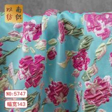 �r���L�{�׷ۻ����w�����Ứ���σ����B��ȹ�r�b�R��ɫ���b���