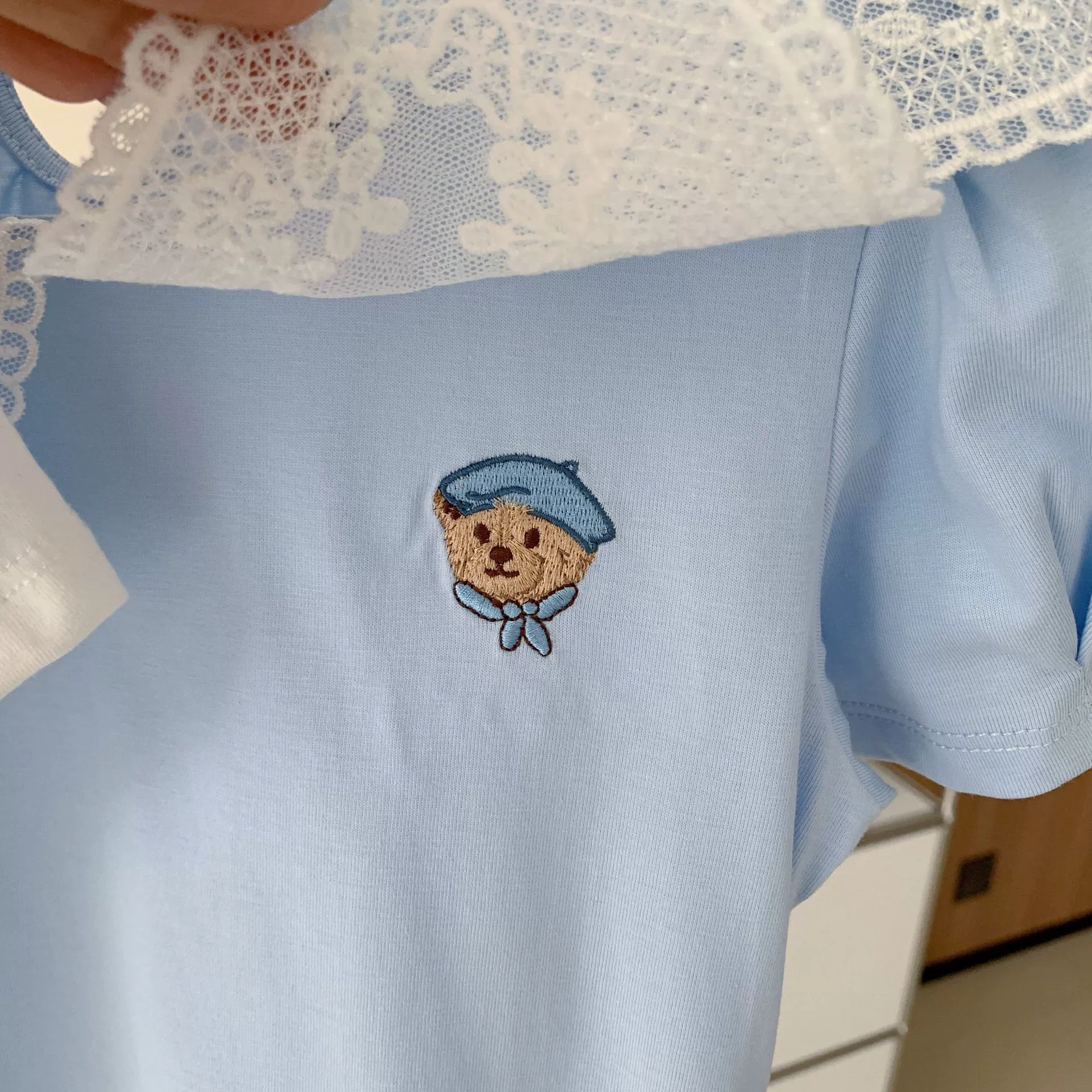 TW Медвежонок Детская одежда Девочки Летний сладкий короткий рукав Т-shirt с лепестковым воротником TKRA236453I