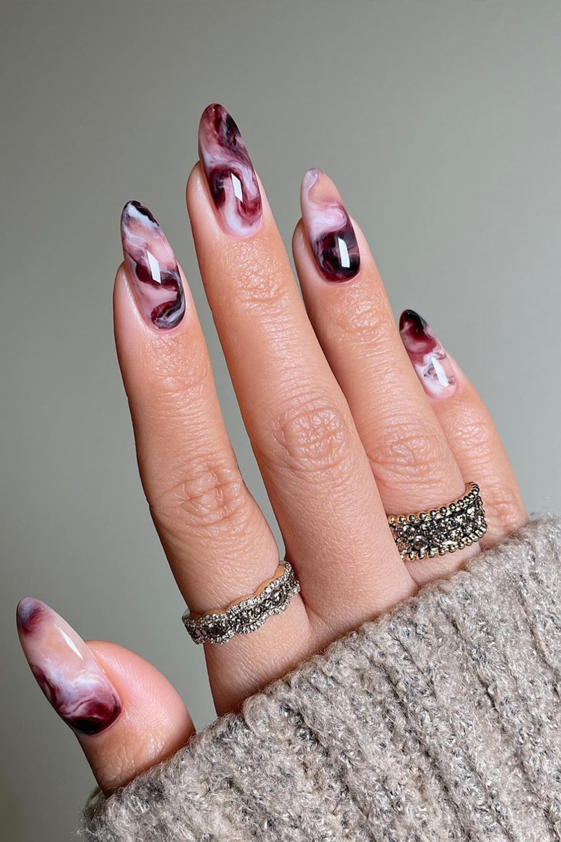 Description Picture 3 of item24Pcs Round Head Press on Nails Medium Color Halo Dyeing Fake Nails with Glue French Wearable Full Cover Fake Acrylic Nail Tips