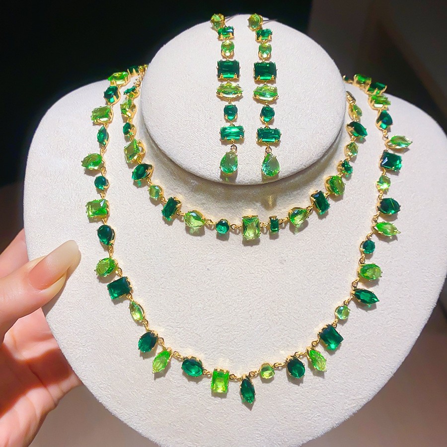 Collar de pendientes de diamantes con gotitas de agua transfronterizas europeas y americanas, colgante de moda de lujo ligero, cadena de clavícula, celebridad de Internet, joyería de alta gama, mujer