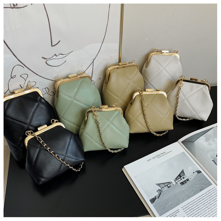 Bag Women's Bag New 2021 Rhombus Clipped Button Special-interest Design Women's Korean Style Messenger Bag Bags Handbag Fashion display picture 2