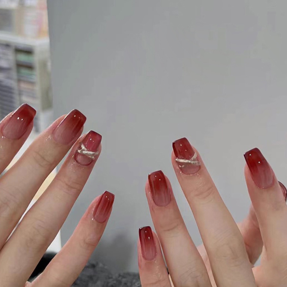 Uñas postizas tridimensionales hechas a mano con fototerapia para decoración de uñas, piezas de decoración de uñas con degradado borgoña y efecto difuminado, pegatinas para uñas que realzan el blanco puro, 24 piezas