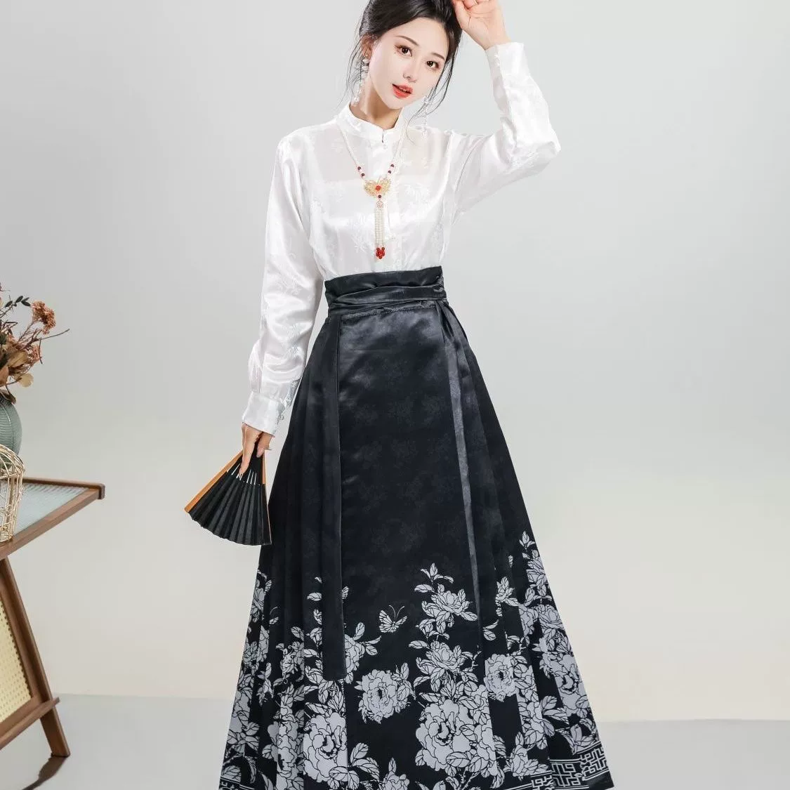 Новая осенне-зимняя оригинальная юбка-ханьфу в традиционных китайских цветах, повседневный улучшенный стиль для работы, новый костюм в китайском стиле для женщин с жаккардовым узором.