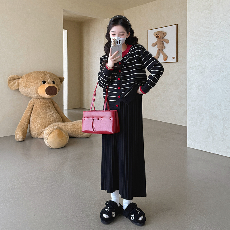 孕妇装秋冬季慵懒条纹开衫显瘦背心连衣裙孕妈设计感穿搭两件套装|undefined