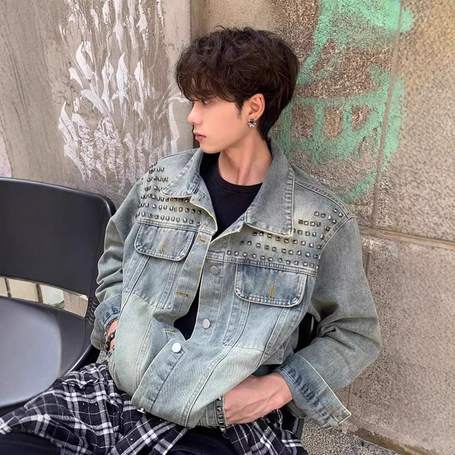Jeansjacke im Retro-Look mit Nietenmuster und Revers, lockere, lässige und vielseitige Herrenjacke_voghion.com