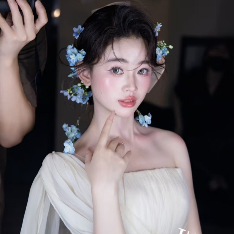 フォレストスタイルのライトラグジュアリーウェディングドレス、ブライダルドレッシングローブ、ヘアアクセサリー、ハイエンドのお出かけ、スーパーフェアリーファンタジーフラワースーツ、新しいヘッドドレス|undefined