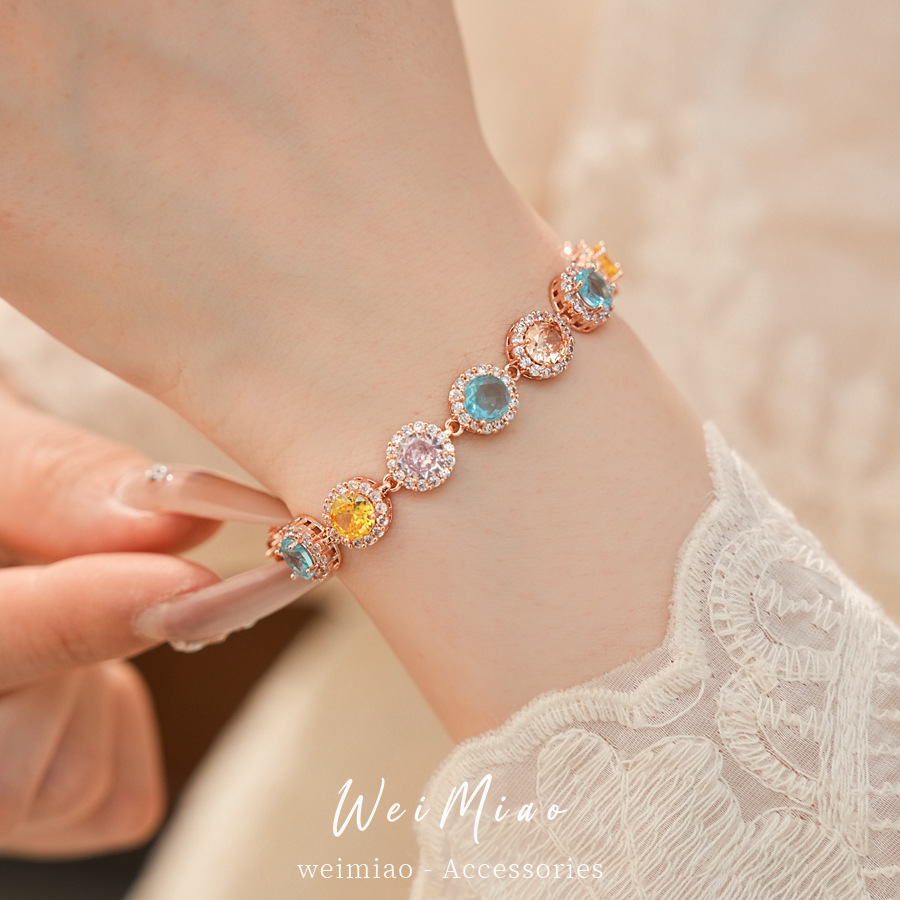 Personalidad temperamento pulsera de hebilla redonda de piedra de silicio ligera lujo nicho pulsera de alta sensación de moda exquisita joyería de mano versátil
