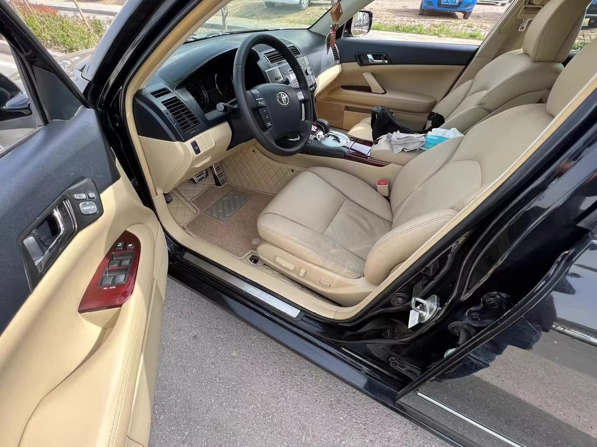 Applicable to the old Toyota Reiz 05/06/07/08/09/10/11/12/13/14/15 enclosing foot pad