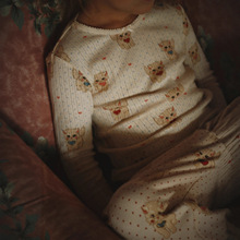 25KS秋冬儿童透气呼吸棉长袖家居服柔软舒适百搭童T恤童装新款