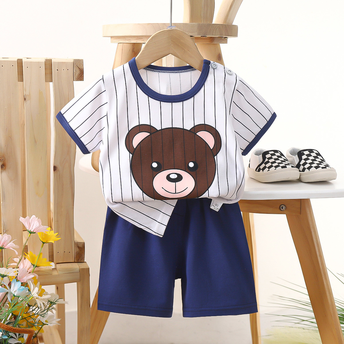 F02-strip bears