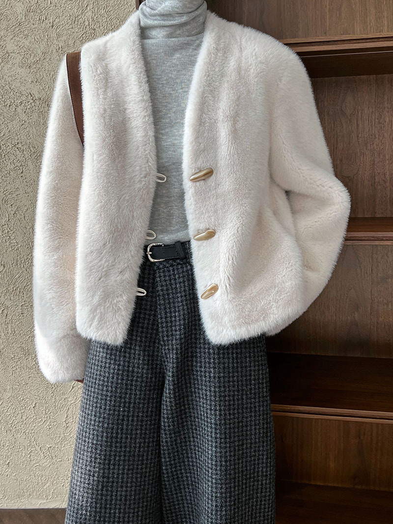 767A7135-21A1-4F25-8445-F5C75D