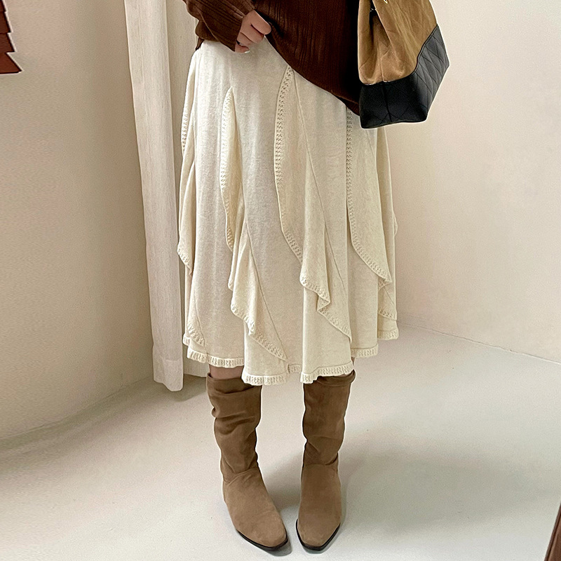 Irregular ruffled hem plus-size knitted skirt for women, 2026 autumn collection, long A-line skirt with lace trim to cover the hips, 25291