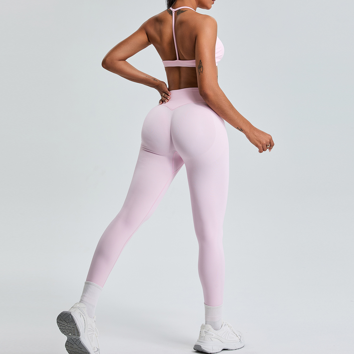 Traje deportivo sin costuras de otoño e invierno nuevo transfronterizo Traje de yoga para correr al aire libre con glúteos de melocotón Traje de fitness de cuatro piezas