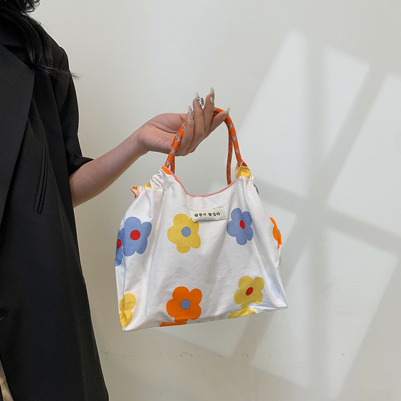 Korean ins floral large capacity beach shopping niche design, canvas bag, lightweight single shoulder tote bag_voghion.com