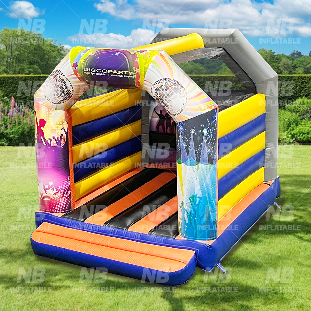 Pequeño castillo infláble para niños en interiores y exteriores plaza parque parque de juegos equipos de cabina deslizante cama de salto fuerte traviesos