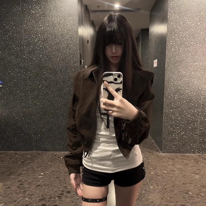Women's early autumn short jacket, 2026 autumn new Korean style, super popular, high-end, petite and slimming early autumn jacket.