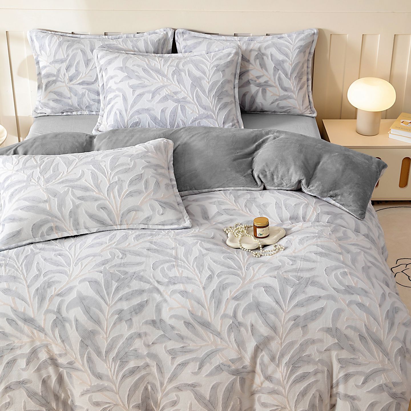 Leche de invierno cama de peluche de cuatro piezas con flange de coral tallado sábanas de peluche de invierno de tres piezas