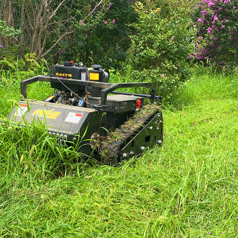遥控绿篱草坪碎草机 果园多功能除草机 山坡开荒遥控智能碎草机