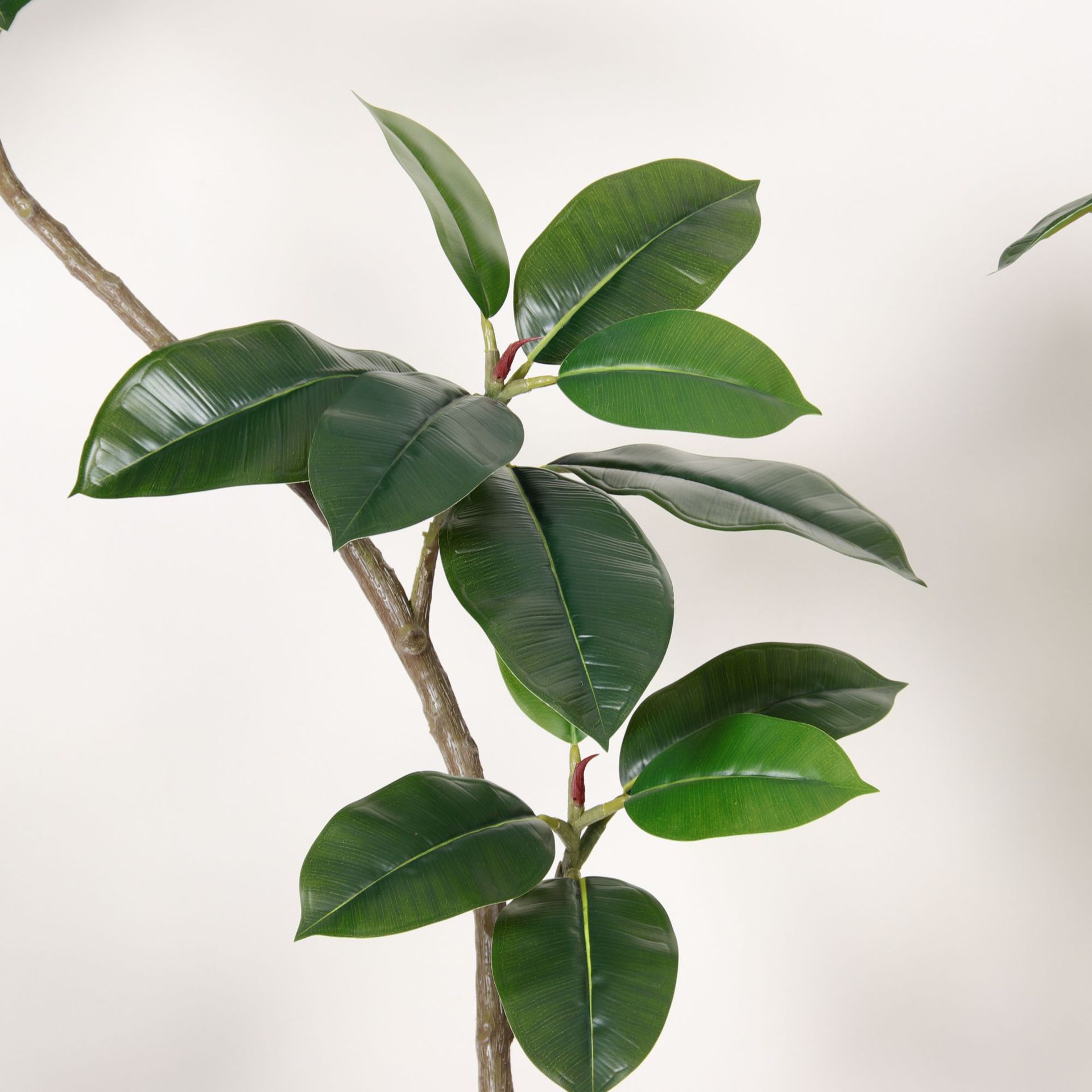 Simulación de plantas verdes, árboles de caucho de diamante negro, plantas en macetas, adornos de sala de estar de lujo ligero de alta gama, plantas falsas de banyan de hoja verde a gran escala