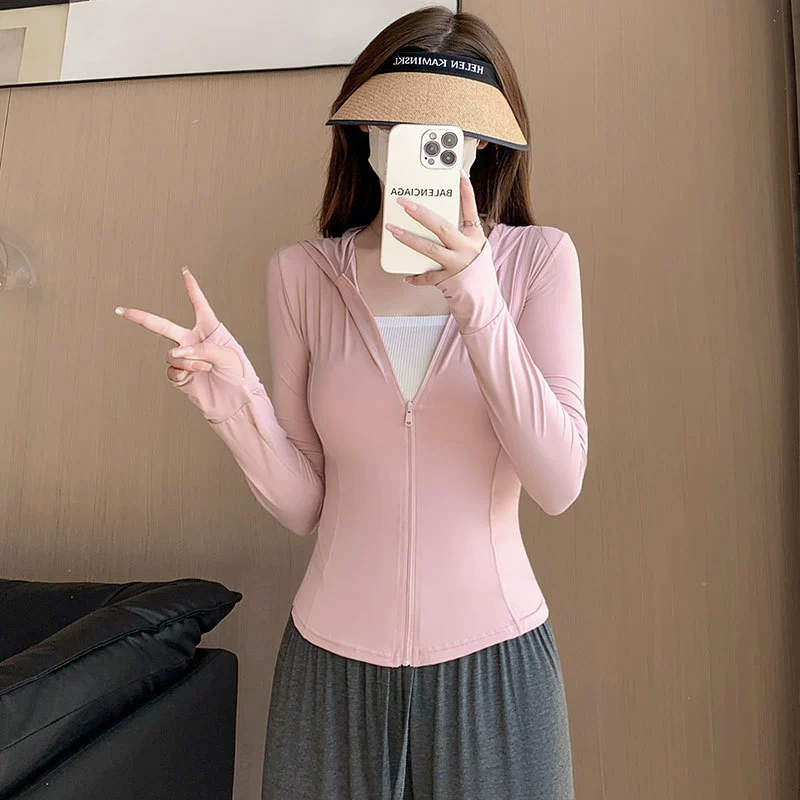2024 Солнцезащитная одежда женская летняя защита от ультрафиолета ледяное шелковое пальто с капюшоном Топ Новая тонкая дышащая Солнцезащитная одежда