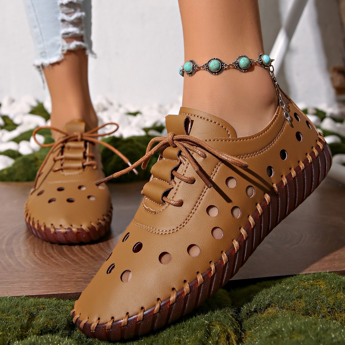 软皮镂空女鞋夏2025新款洞洞鞋牛筋底凉鞋平底休闲单鞋软底妈妈鞋