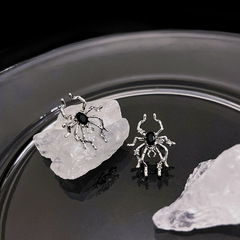 2022速売通の個性的なクモの耳の挟みの暗い潮のクールなダイヤモンドの動物のハロウィンの耳の骨は耳飾りを挟みます。