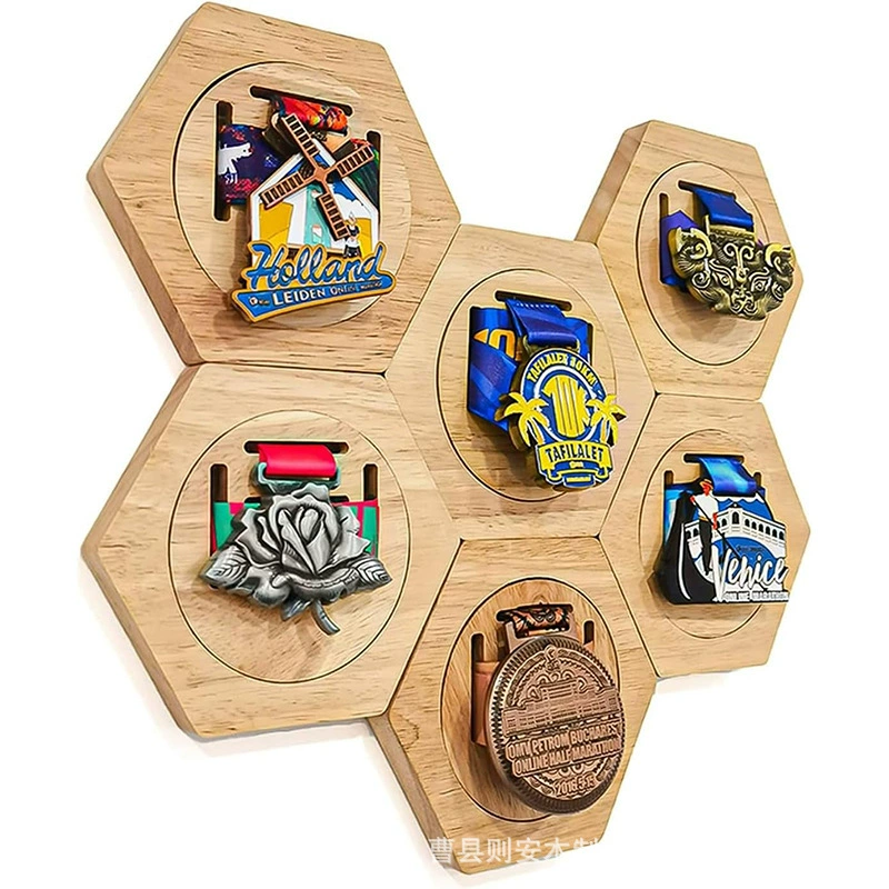 Деревянная простая стойка для медалей из массива дерева, шестиугольная настенная декоративная настенная подвесная стойка для спальни, гостиной, декоративная стойка для хранения медалей