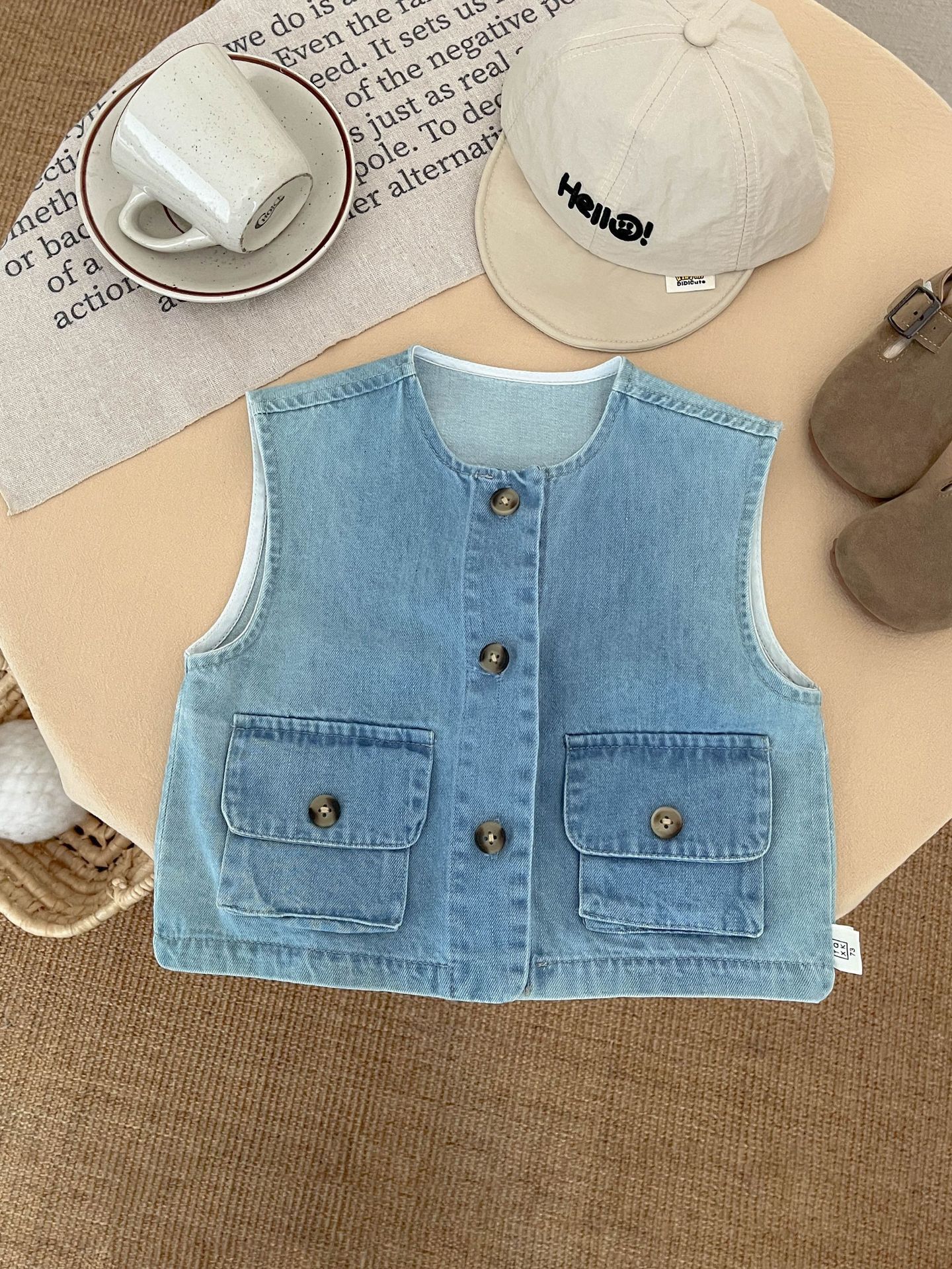 Chaleco de mezclilla para niños, ropa exterior de primavera y otoño 2025 nuevo chaleco para bebés, chaleco retro para niños de otoño