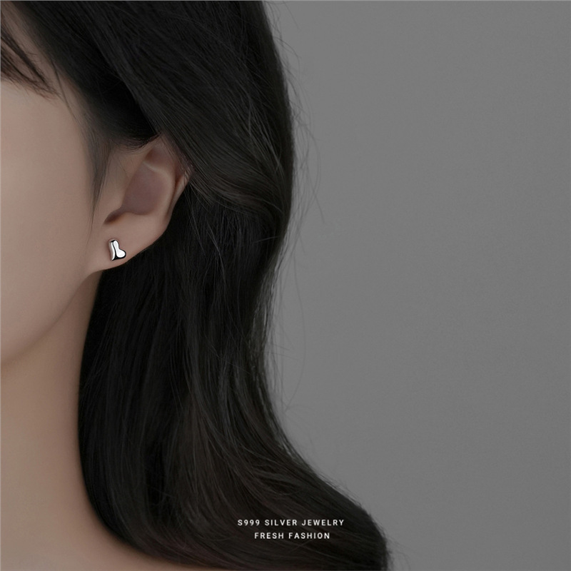 S999 silver peach heart for women, simple commuting, cute, niche heart-shaped temperament, INS style earrings_voghion.com
