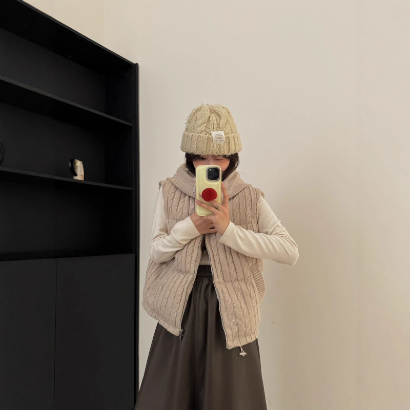 New Style Woolen down Jacket Vest, Fashionable Coat, Warm Sleeveless Hooded Vest, Autumn and Winter Women's Coat New Style Woolen down Jacket Vest, Fashionable Coat, Warm Sleeveless Hooded Vest, Autumn and Winter Women's Coat