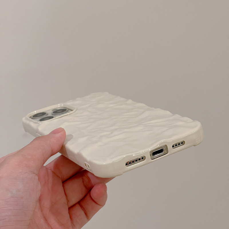 しわ加工の無地アルミ箔 iPhone16ProMax/Apple15/13/14対応 ソフトケース ミルクホワイト 個性的な立体感|undefined