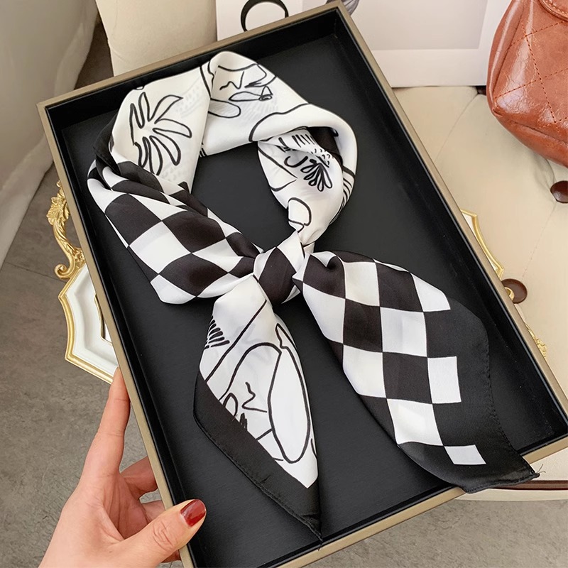 23 zapatos dibujados en línea - borde negro