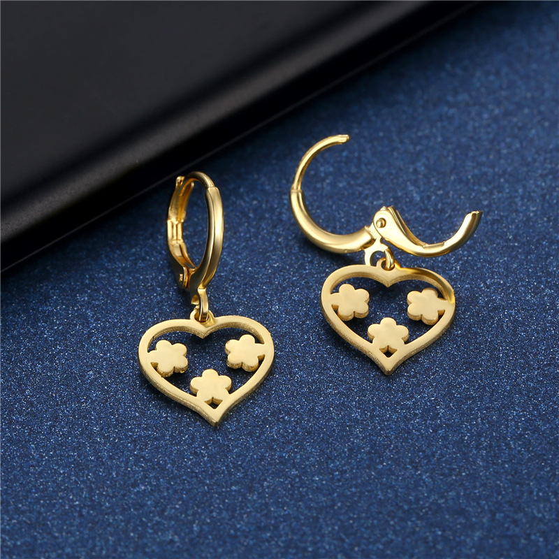 Fashion Accessories Stainless Steel Heart-shaped Plum Blossom Smooth Earrings display picture 5