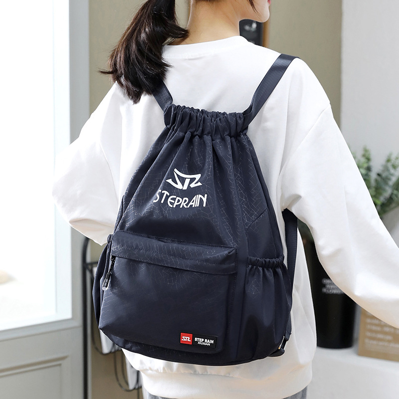 En stock al por mayor bolsa de viaje al aire libre mochila de nylon de gran capacidad de moda ajustable bolsa de cordón