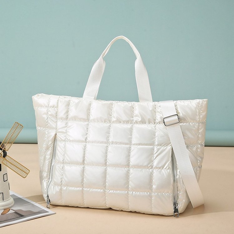 2025 Summer New Nylon Travel Bag: Lightweight, Durable, Pearlescent Fabric, Water Repellent