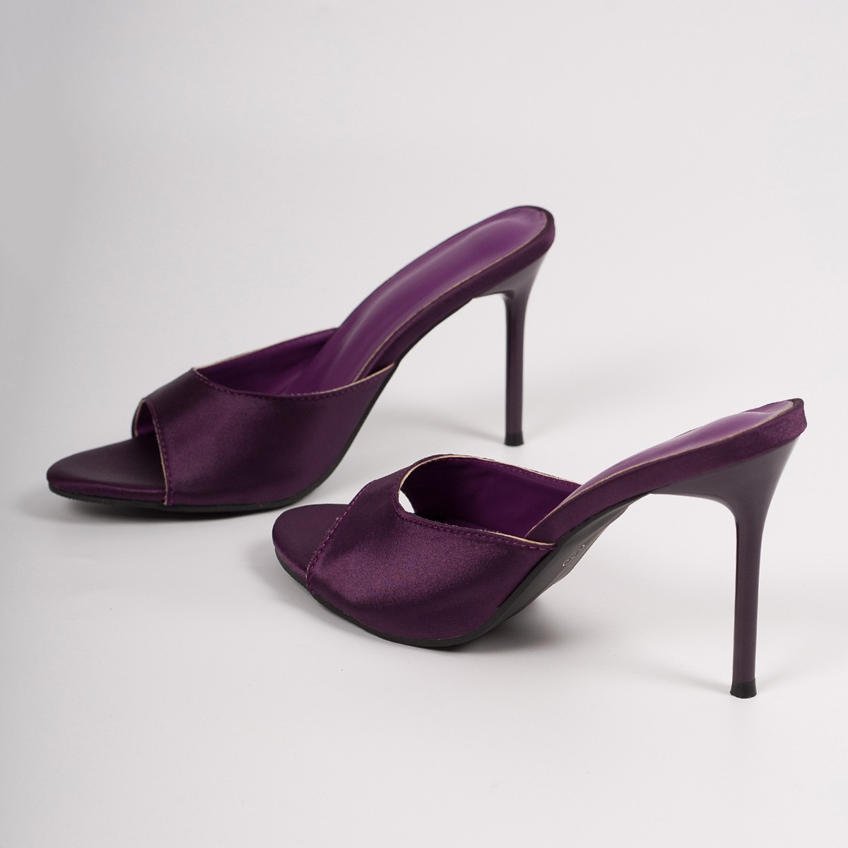 Sandalias de Tacón Fino con Tira Única de Tela para Verano