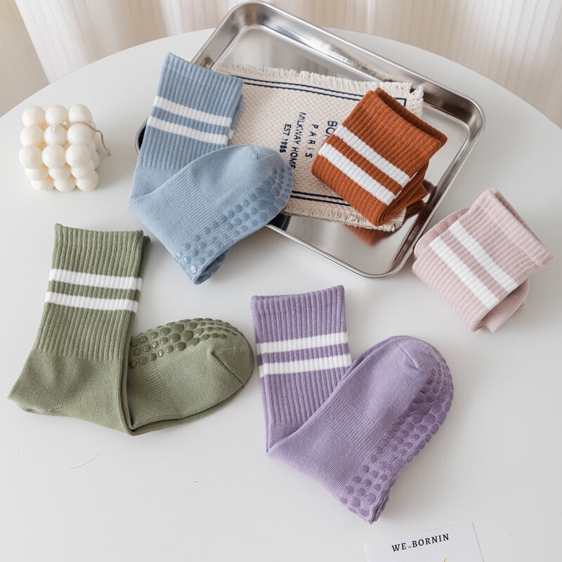 Non-slip Silicone Yoga Socks Women's Mid-length Socks Indoor Fitness Thin Simple Sports Socks Yoga Shark Pants Wear