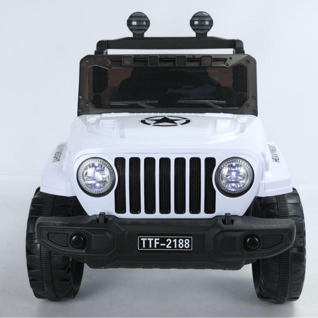 Coche eléctrico para niños El coche de control remoto de cuatro ruedas puede sentarse para niños y niñas cargando fuera de carretera con tracción en las cuatro ruedas bebé