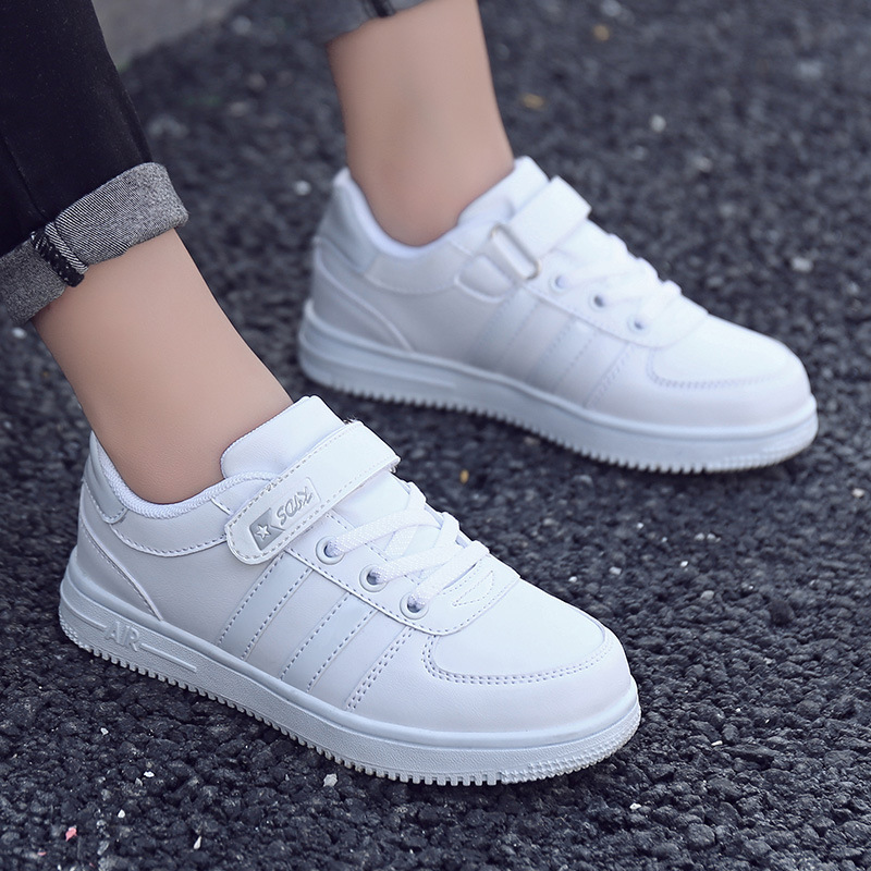 890 zapatos para correr de cuero para estudiantes de primaria