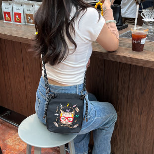 Trend universal capacious belt bag, handheld shoulder bag, one-shoulder bag, with embroidery