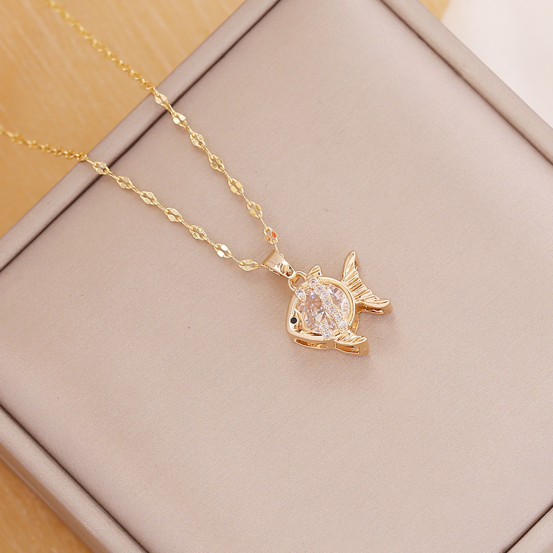 wholesale new cute fish pendent zircon 18K gold necklace Nihaojewelry