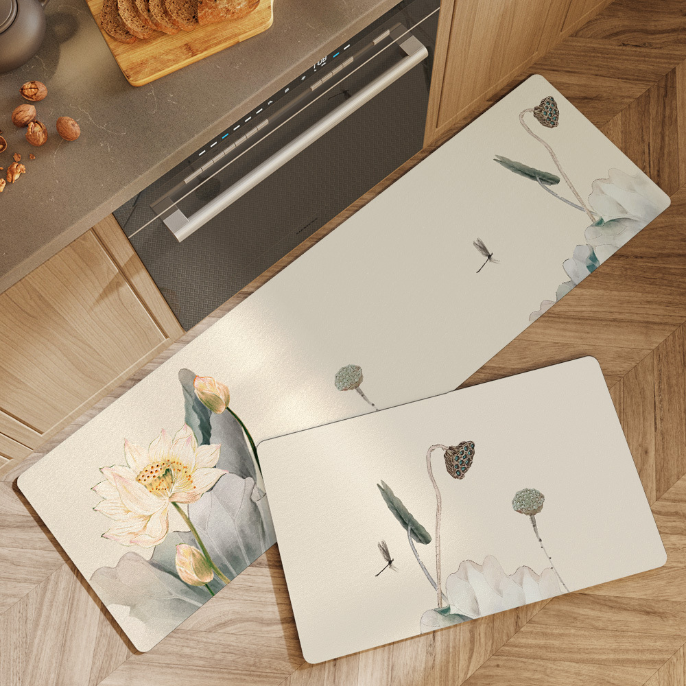 연꽃 연못 위의 달빛